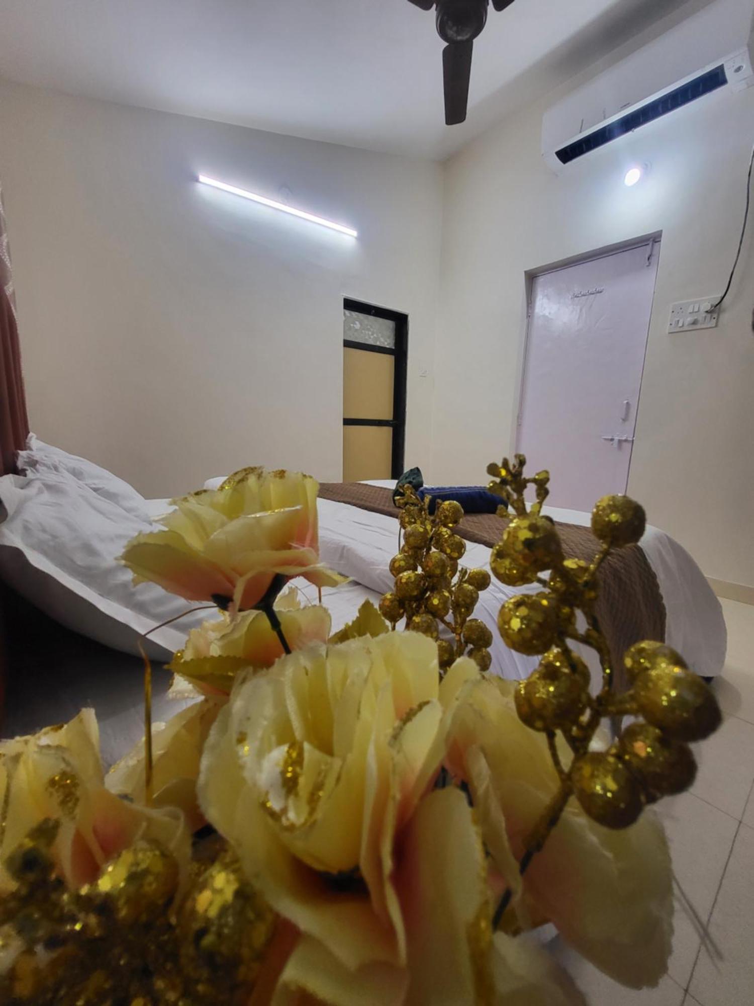 The Perfect Stays Para Disco Big Pool Cricket Turf Villa Lonavala Exterior photo