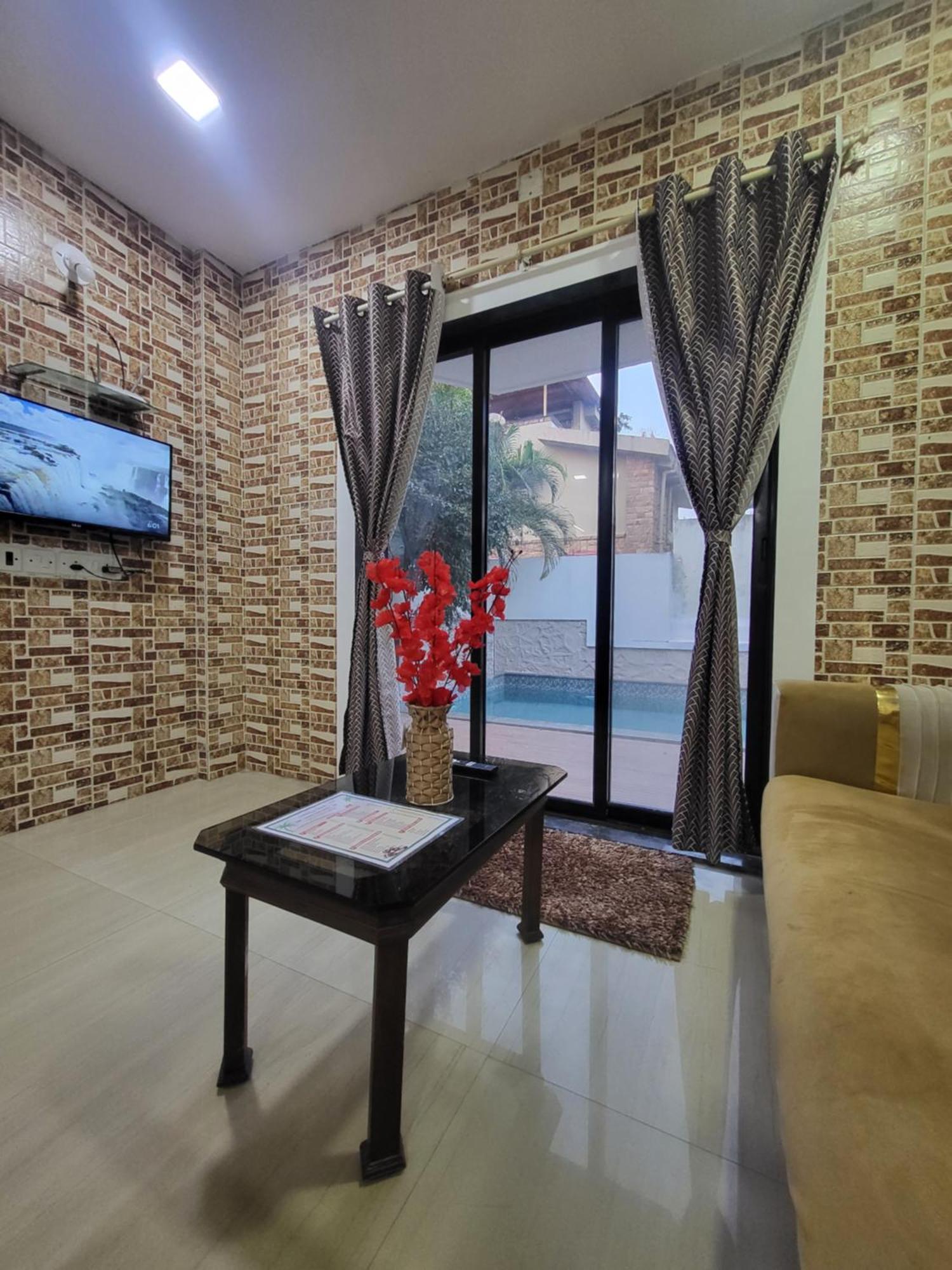 The Perfect Stays Para Disco Big Pool Cricket Turf Villa Lonavala Exterior photo